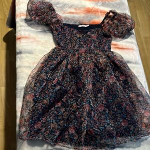 Mi ami Floral dress size small New without Tags (never worn)